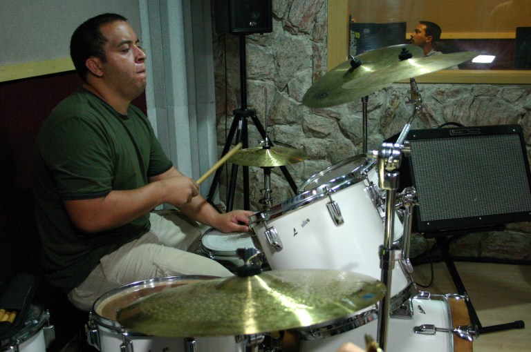 Pessoas que TOCAM...